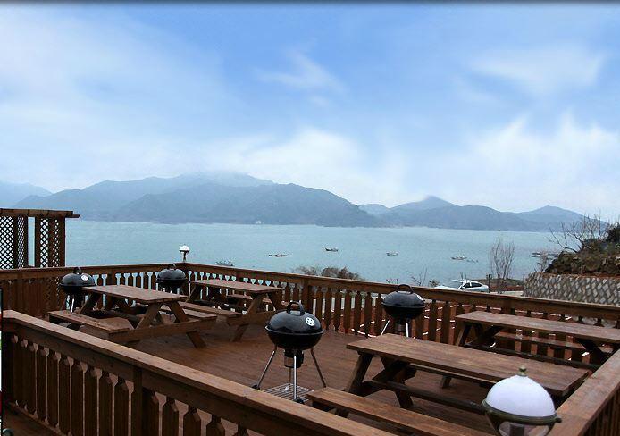 Rainbow Hill Pension Namhae Zewnętrze zdjęcie